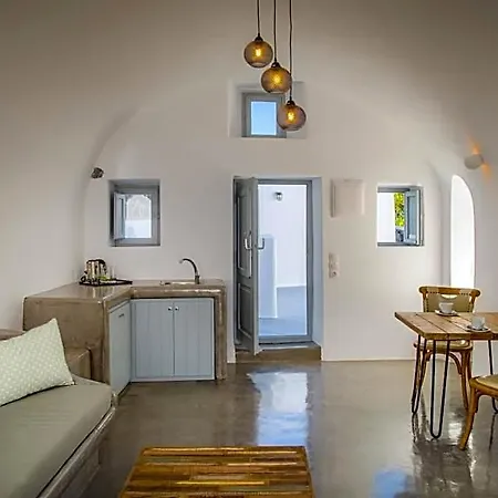 Aqua Serenity Luxury Santorini Hotel 3*