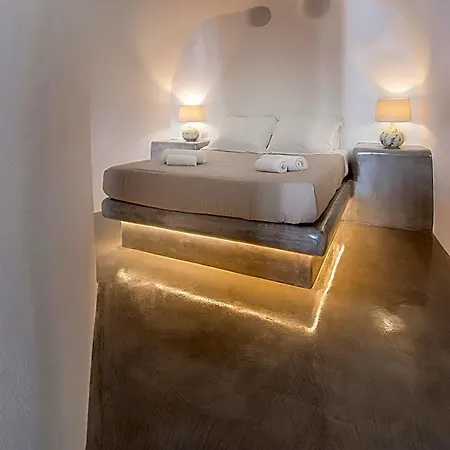 Aqua Serenity Luxury Santorini Hotel Ia