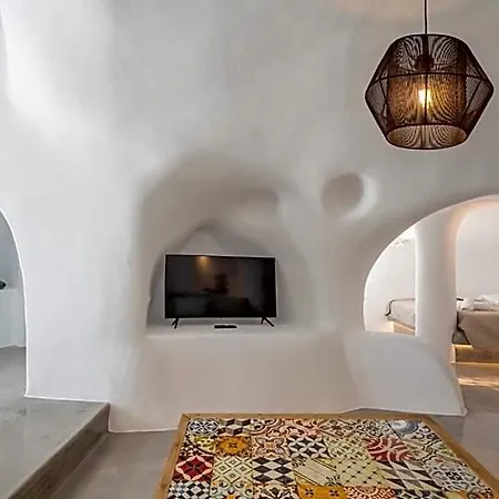 Aqua Serenity Luxury Santorini 3* Oia