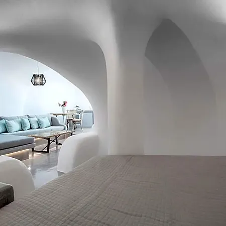 Aqua Serenity Luxury Santorini Hotel Ia