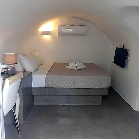 Aqua Serenity Luxury Santorini Hotel Ia