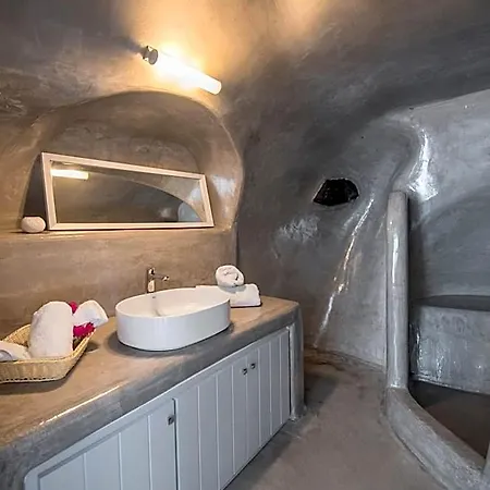 Aqua Serenity Luxury Santorini 3* Ia