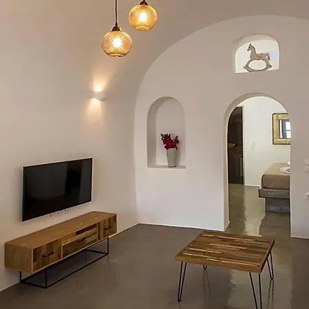 Aqua Serenity Luxury Santorini Hotel Ia