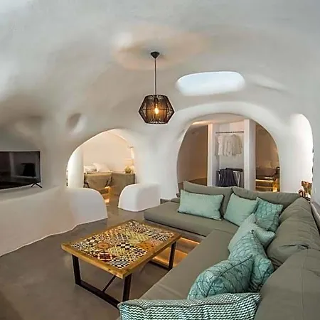 Aqua Serenity Luxury Santorini